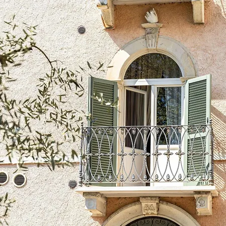 Italian Experience-serafini